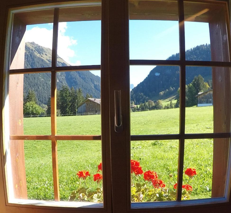 Alpenchalet Weidhaus Gstaad: Versatile Alpine Lodging Options Exterior photo